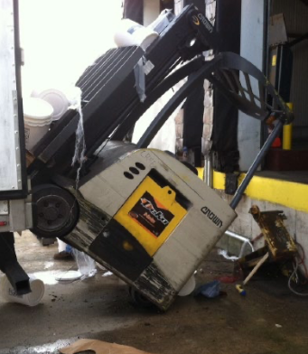 Accidente en andén de carga